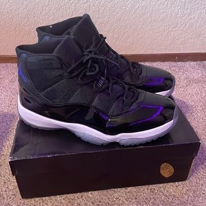 Used/Men’s Size 11/Jordan 11 Retro “Space Jam”
